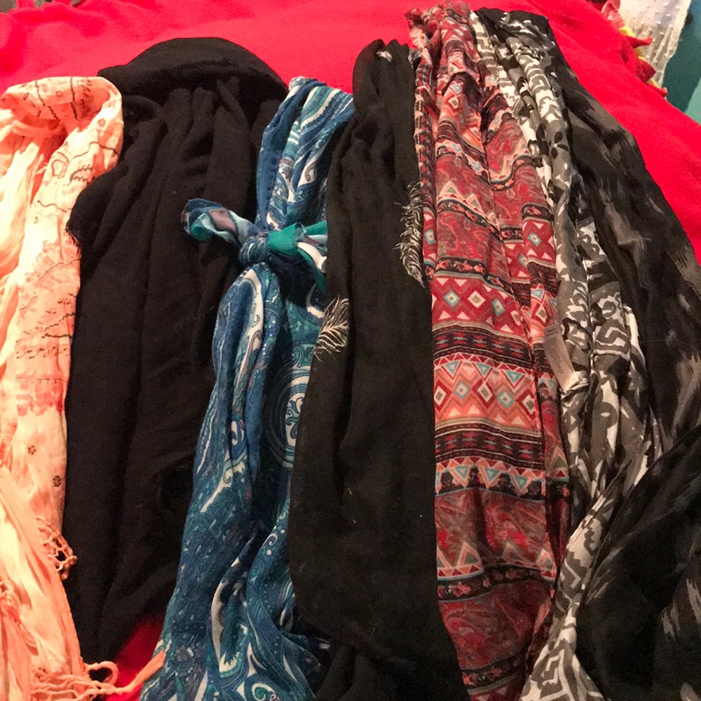 Women’s scarves